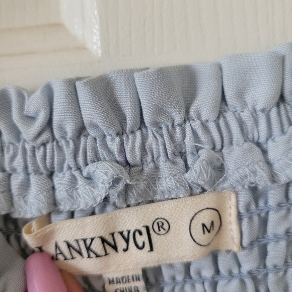 Blank Nyc Chambray Smocked Crop Blouse M - Picture 4 of 6